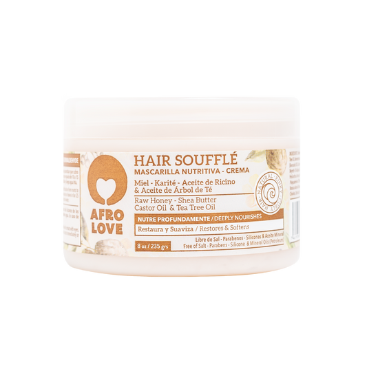 Hair Souffle, la delicia nutritiva para tu pelo afro. Soy densa y suave, especialmente formulada para tratar tus hebras delicadas. Con miel, karité, aceites y mantecas, brindo lo que tu cabello necesita. ¿Cómo aplicarme? Lava con shampoo, elimina el exceso de humedad y aplica por secciones, dejando 1cm desde la raíz. Déjame actuar durante 5 minutos y enjuágame completamente. Disfruta de mi fórmula liberada. Tu cabello merece el mejor cuidado con Hair Souffle.