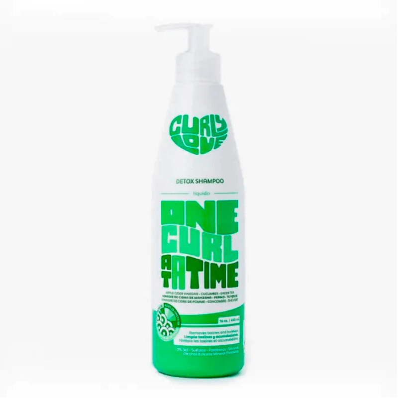  Amo el pelo crespo y por eso me llamo Curly Love. Soy el Détox Shampoo, limpio profundamente y desintoxico tu cuero cabelludo eliminando impurezas. No me apliques todos los días, lo ideal es 2 o 3 veces al mes según necesidad. Como détox, no discrimino el tipo de pelo, pero priorizo el cuero cabelludo. Si es seco, no me uses con frecuencia. ¡Confía en mí para una limpieza profunda y revitalizante!